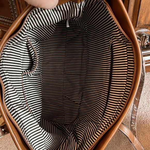 NEW Elegant Two-Tone Tote Bag - Picture 4 of 5